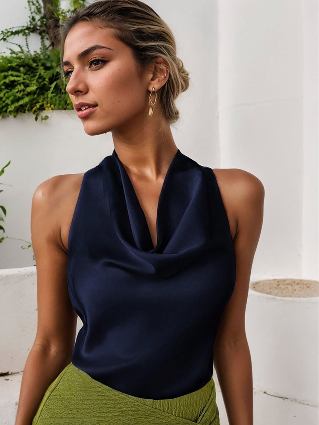 Women's Solid Color Sleeveless Halter Top