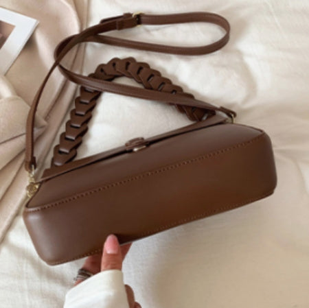Chic Woven Shoulder Bag with Chain Strap